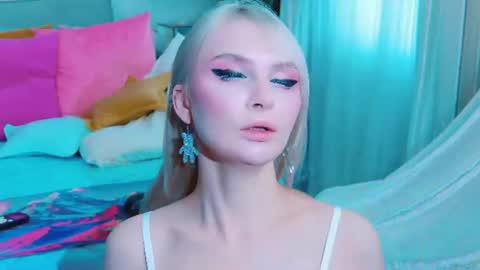 Lina and Den online show from 22, 7, 2026