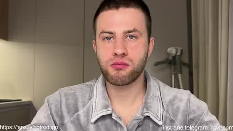 Snapshot of rodrigoveira chatting on 30, 12, 2024 Rodrigo online show from 30, 12, 2024