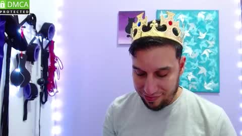 Thiago independent model online show from 14, 11, 2025