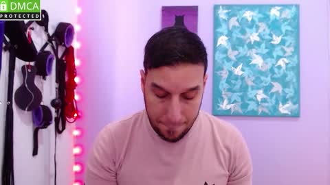 Thiago independent model online show from 17, 11, 2025