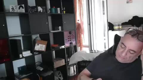 rogerrabbit2023 online show from 13, 9, 2025