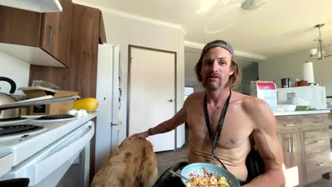 Snapshot of rollinintheweeds chatting on 16, 9, 2025 Rollinintheweeds online show from 16, 9, 2025