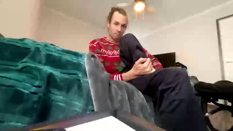 Snapshot of rollinintheweeds chatting on 2, 12, 2025 Rollinintheweeds online show from 2, 12, 2025