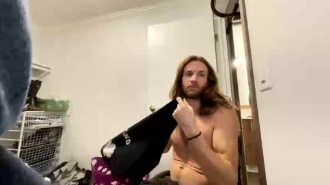 Snapshot of rollinintheweeds chatting on 1, 2, 2026 Rollinintheweeds online show from 1, 2, 2026