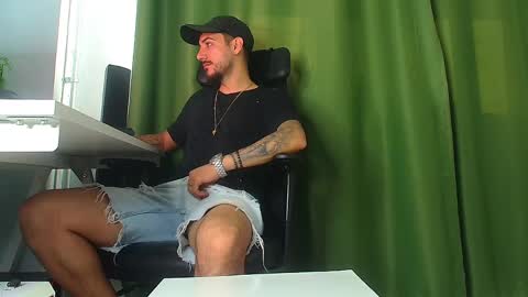 Snapshot of romaniamaster1 chatting on 11, 5, 2026 romaniamaster1 online show from 11, 5, 2026