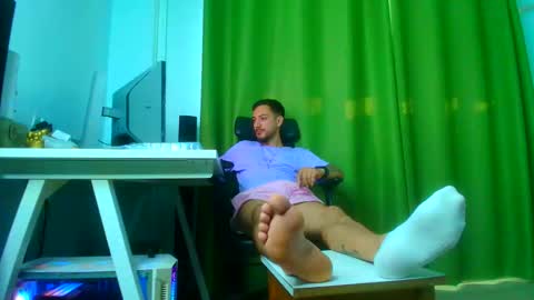Snapshot of romaniamaster1 chatting on 9, 6, 2026 romaniamaster1 online show from 9, 6, 2026