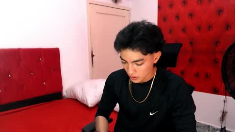 Snapshot of romeomillerr chatting on 18, 11, 2025 Romeo online show from 18, 11, 2025