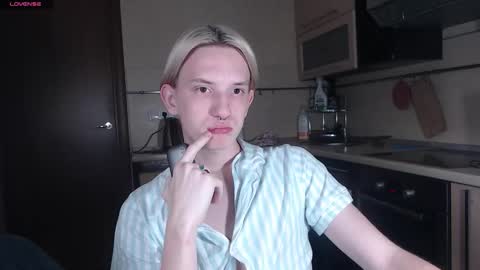 Snapshot of ron_vilss chatting on 22, 9, 2025 Ron online show from 22, 9, 2025