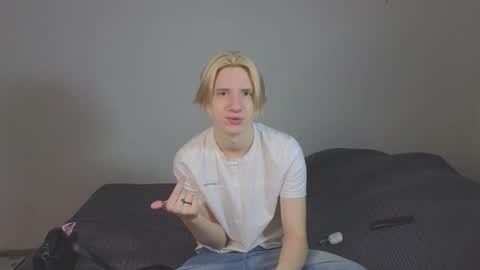 Snapshot of ron_vilss chatting on 4, 2, 2026 Ron online show from 4, 2, 2026