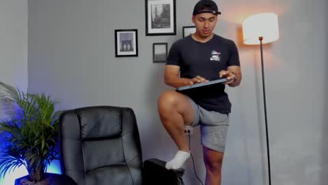 Snapshot of ronnie_canford chatting on 11, 1, 2026 RonnieCanford online show from 11, 1, 2026