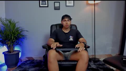 Snapshot of ronnie_canford chatting on 17, 1, 2026 RonnieCanford online show from 17, 1, 2026