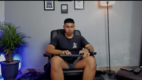 Snapshot of ronnie_canford chatting on 18, 1, 2026 RonnieCanford online show from 18, 1, 2026