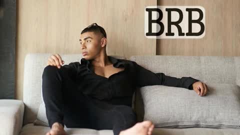 Snapshot of ronnie_canford chatting on 18, 2, 2026 RonnieCanford online show from 18, 2, 2026