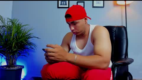 Snapshot of ronnie_canford chatting on 27, 2, 2026 RonnieCanford online show from 27, 2, 2026