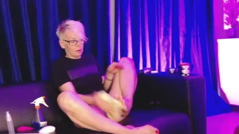 Snapshot of rosacatalleya chatting on 9, 6, 2026 Rose online show from 9, 6, 2026