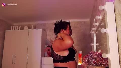 Snapshot of rosaliefetish chatting on 16, 12, 2025 Rosalie online show from 16, 12, 2025