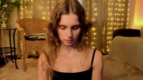 Snapshot of rosalvaulman chatting on 17, 6, 2026 Kylie online show from 17, 6, 2026