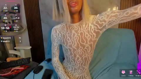 Snapshot of rosaly_rodman chatting on 17, 12, 2025 rosaly_rodman online show from 17, 12, 2025