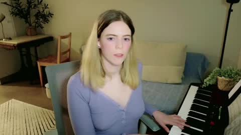 rose77782 online show from 28, 4, 2026