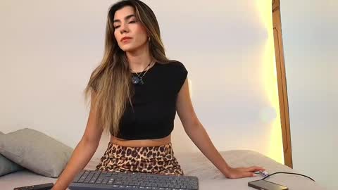Snapshot of rose_dom chatting on 13, 4, 2026 Rose And Dom online show from 13, 4, 2026