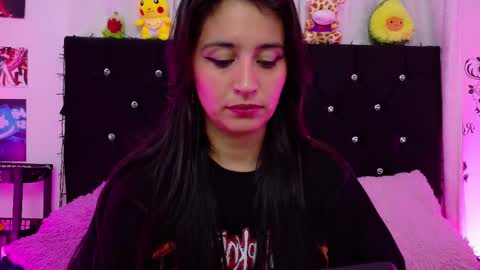 Snapshot of rose_smiley1 chatting on 14, 10, 2025 Rose online show from 14, 10, 2025