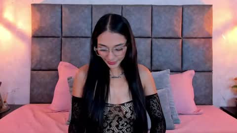 roseaurora online show from 27, 4, 2026