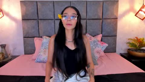 Snapshot of roseaurora chatting on 7, 6, 2026 roseaurora online show from 7, 6, 2026