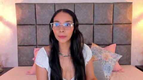 Snapshot of roseaurora chatting on 8, 6, 2026 roseaurora online show from 8, 6, 2026