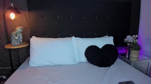 Snapshot of roseblossom_ chatting on 28, 11, 2025 Rose online show from 28, 11, 2025