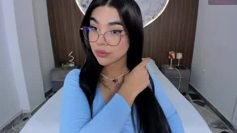 Snapshot of rosecassie chatting on 18, 5, 2026 Rose online show from 18, 5, 2026