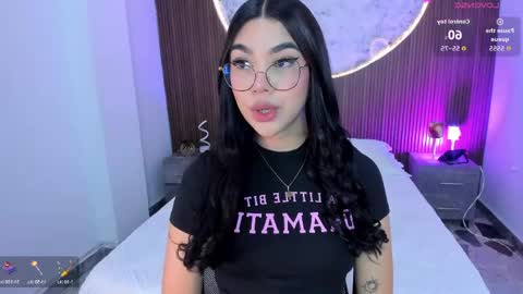 Snapshot of rosecassie chatting on 19, 5, 2026 Rose online show from 19, 5, 2026