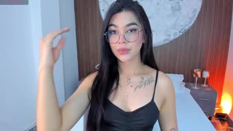 Snapshot of rosecassie chatting on 23, 5, 2026 Rose online show from 23, 5, 2026