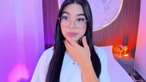 Snapshot of rosecassie chatting on 25, 5, 2026 Rose online show from 25, 5, 2026