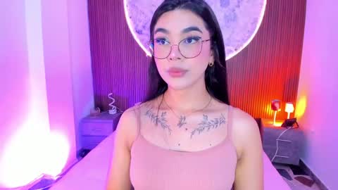 Snapshot of rosecassie chatting on 27, 5, 2026 Rose online show from 27, 5, 2026