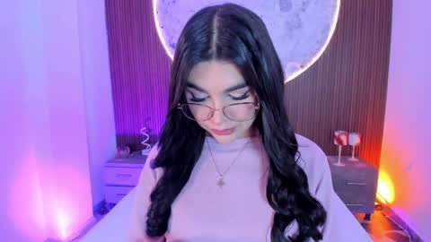 Snapshot of rosecassie chatting on 29, 5, 2026 Rose online show from 29, 5, 2026