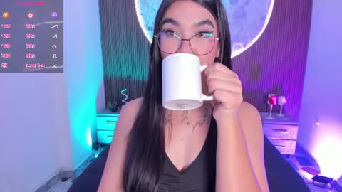 Snapshot of rosecassie chatting on 7, 7, 2026 Rose online show from 7, 7, 2026