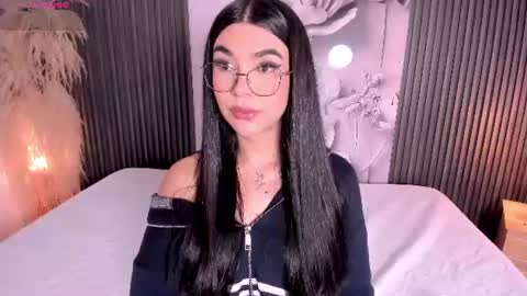 Snapshot of rosecassie chatting on 9, 7, 2026 Rose online show from 9, 7, 2026