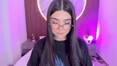 Snapshot of rosecassie chatting on 15, 7, 2026 Rose online show from 15, 7, 2026