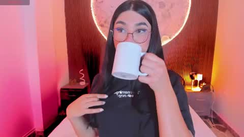 Snapshot of rosecassie chatting on 17, 7, 2026 Rose online show from 17, 7, 2026