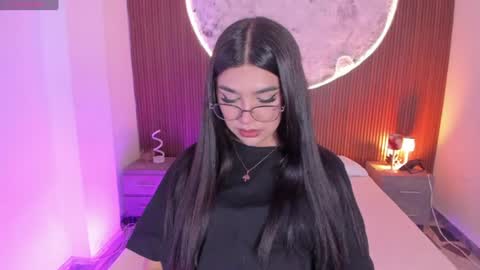 Snapshot of rosecassie chatting on 21, 7, 2026 Rose online show from 21, 7, 2026