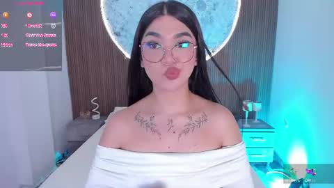 Snapshot of rosecassie chatting on 24, 7, 2026 Rose online show from 24, 7, 2026