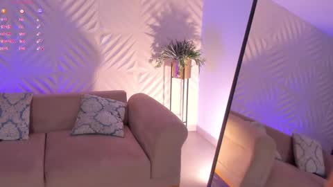 Snapshot of roseferrera chatting on 9, 3, 2025 Rose online show from 9, 3, 2025