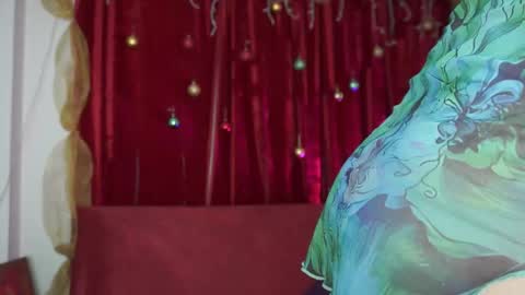 Lyla OF roselinedior online show from 22, 12, 2025