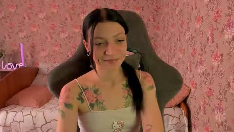 Snapshot of roselolly chatting on 20, 10, 2025 Lola online show from 20, 10, 2025