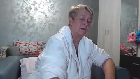 Lovepinklilly online show from 6, 11, 2025