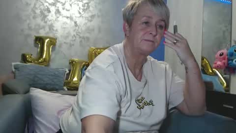 Lovepinklilly online show from 5, 1, 2026