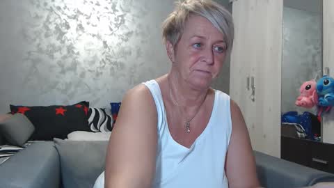 Lovepinklilly online show from 13, 1, 2026