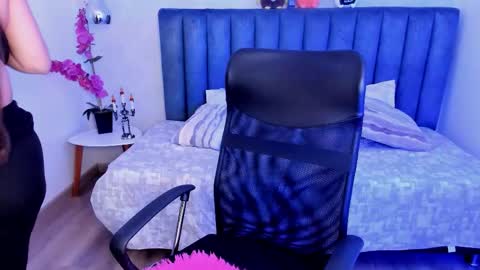 Rose Taylor online show from 16, 10, 2025