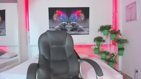 Snapshot of rosi_cooper chatting on 1, 2, 2025 rosi_cooper online show from 1, 2, 2025