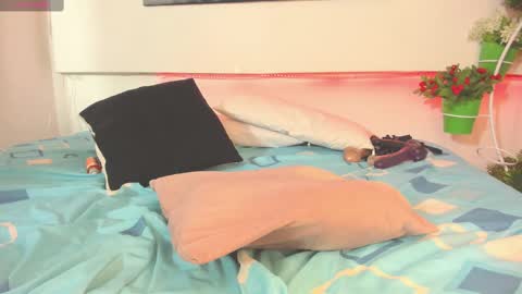 Snapshot of rosi_cooper chatting on 19, 2, 2025 rosi_cooper online show from 19, 2, 2025